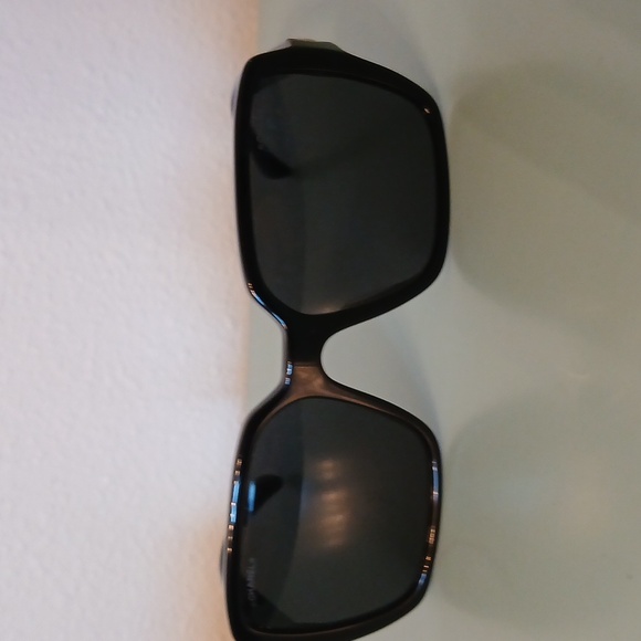 Chanel Sunglasses - Picture 4 of 5
